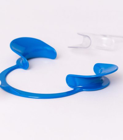 Cheek Retractor